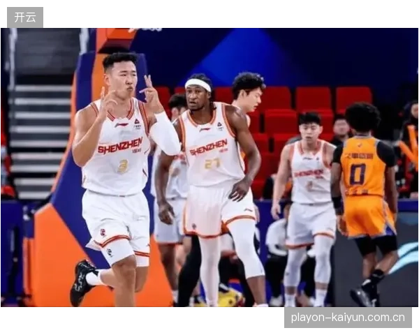 深圳队贺希宁凭借高效的无球进攻荣膺MVP，其跑动接球投篮成联盟防守难题。